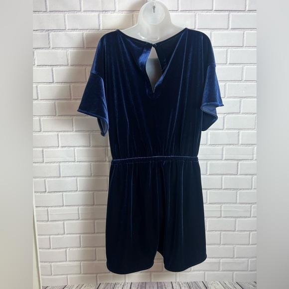 VINEYARD VINES Navy blue Velvet belted Romper/size XL - Picture 10 of 14